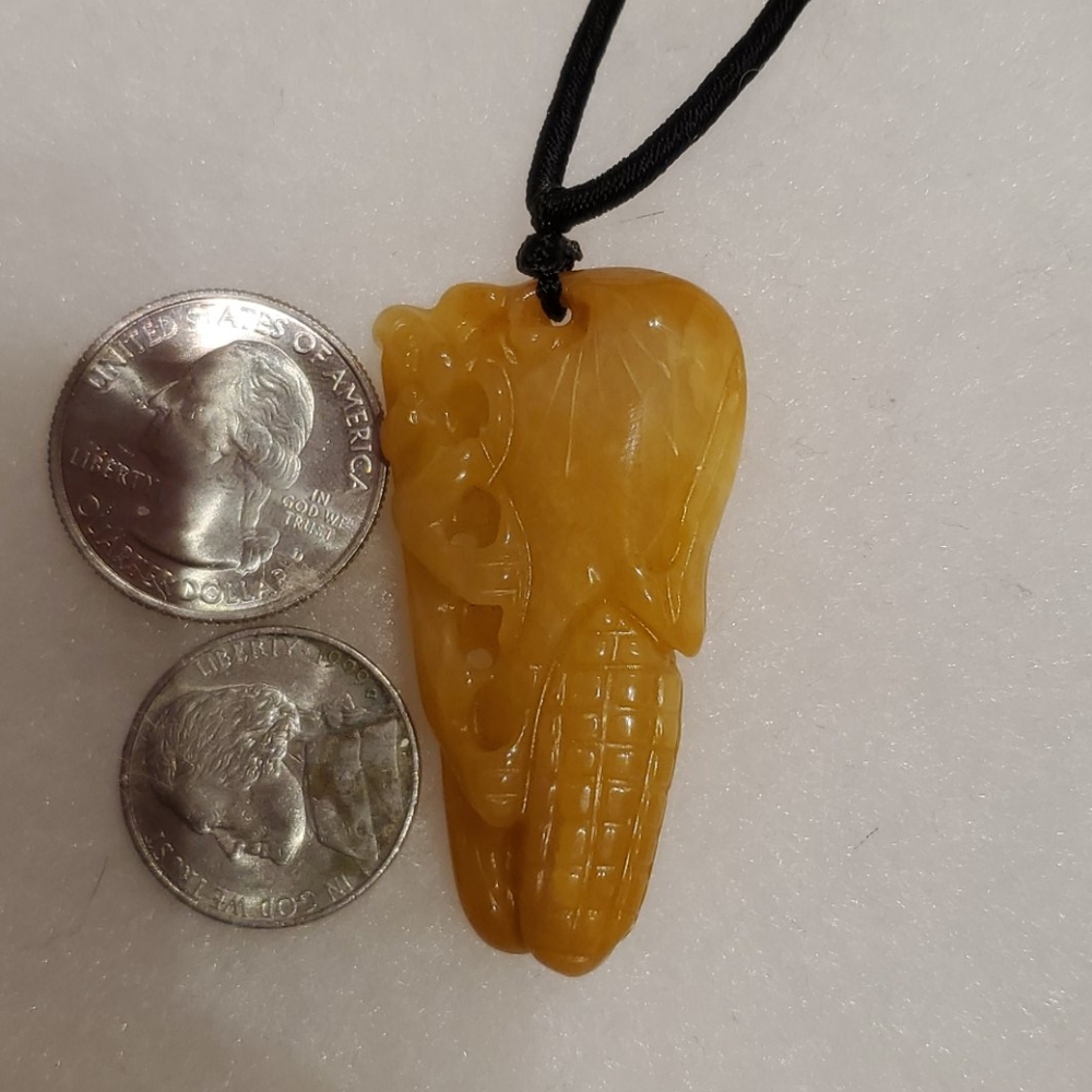 Vintage genuine yellow jade stone pendent